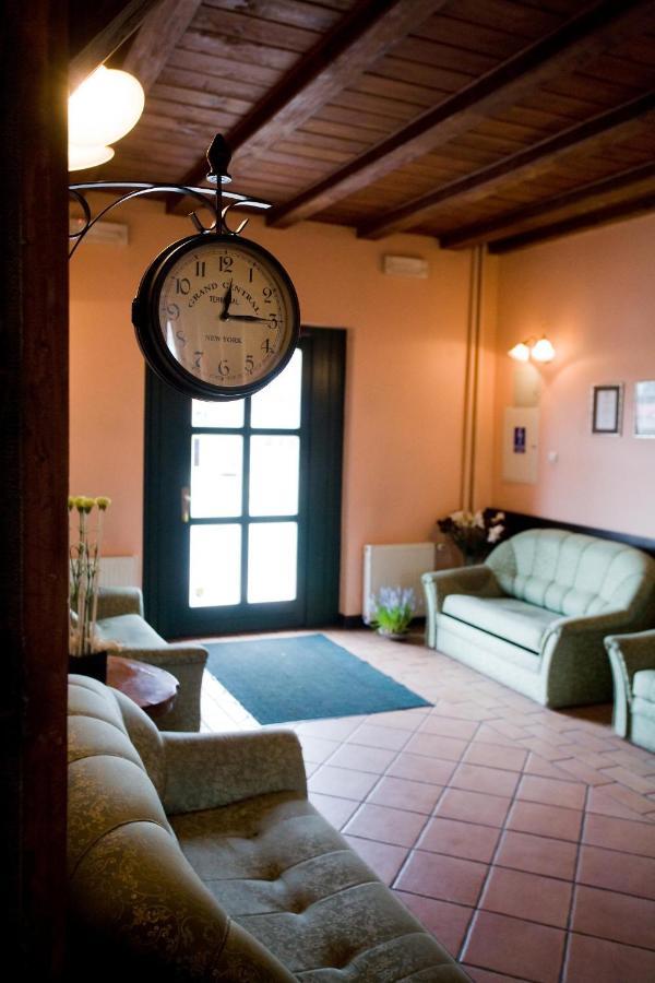 Hotel Maly Mlyn Stargard Szczeciński Esterno foto